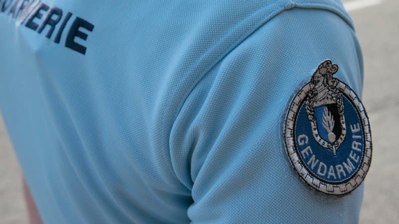 Complotistes, anarchistes…: ce que l’on sait des trois hommes soupçonnés d’avoir enlevé Mia