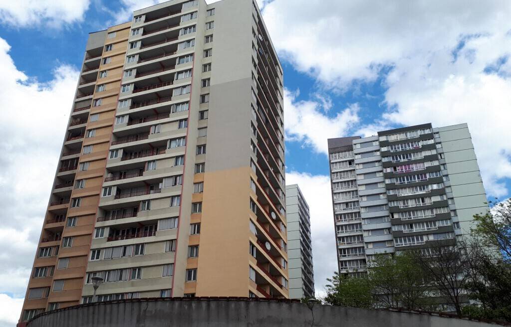 Seine-Saint-Denis : « Tuez-le, c’est un sale chien de flic… » Un policier passé à tabac lors d’une opération antidrogue à Bagnolet