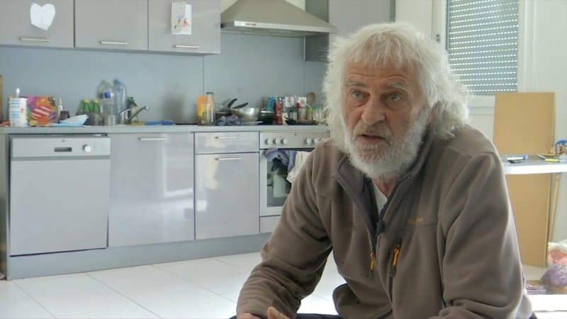 Le grand-père de Mia réitère son soutien à sa fille et aux ravisseurs, “des gens qui seraient à décorer”