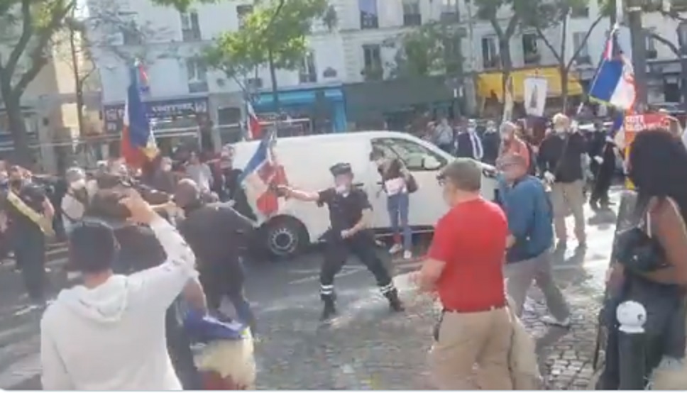 VIDEO : Des catholiques violemment agressés par des individus en plein Pari s!