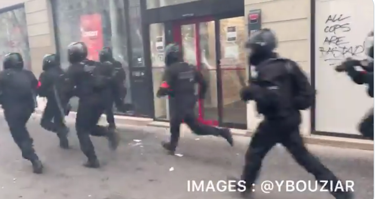 Manifestations du 1er Mai : les Brigades chargent des casseurs !