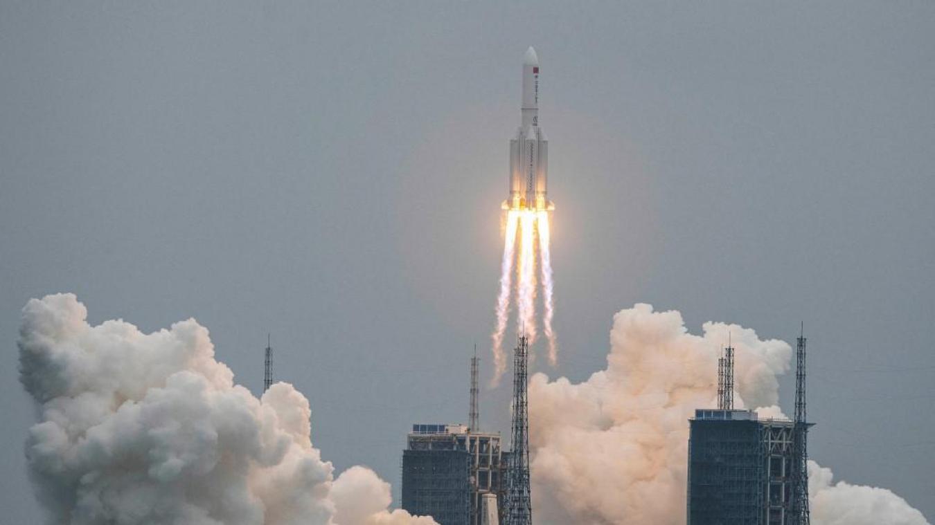 Un gigantesque morceau de fusée chinoise est en train de dégringoler de manière incontrôlée vers la terre