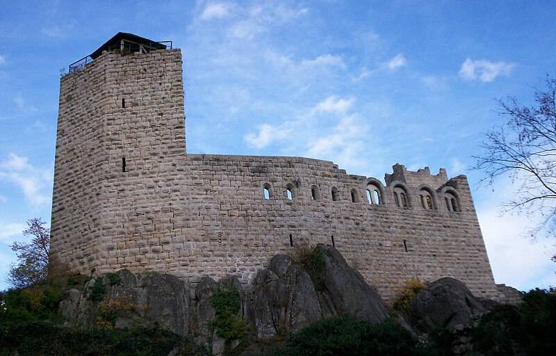 Alsace : Une personne décède après une chute depuis un château
