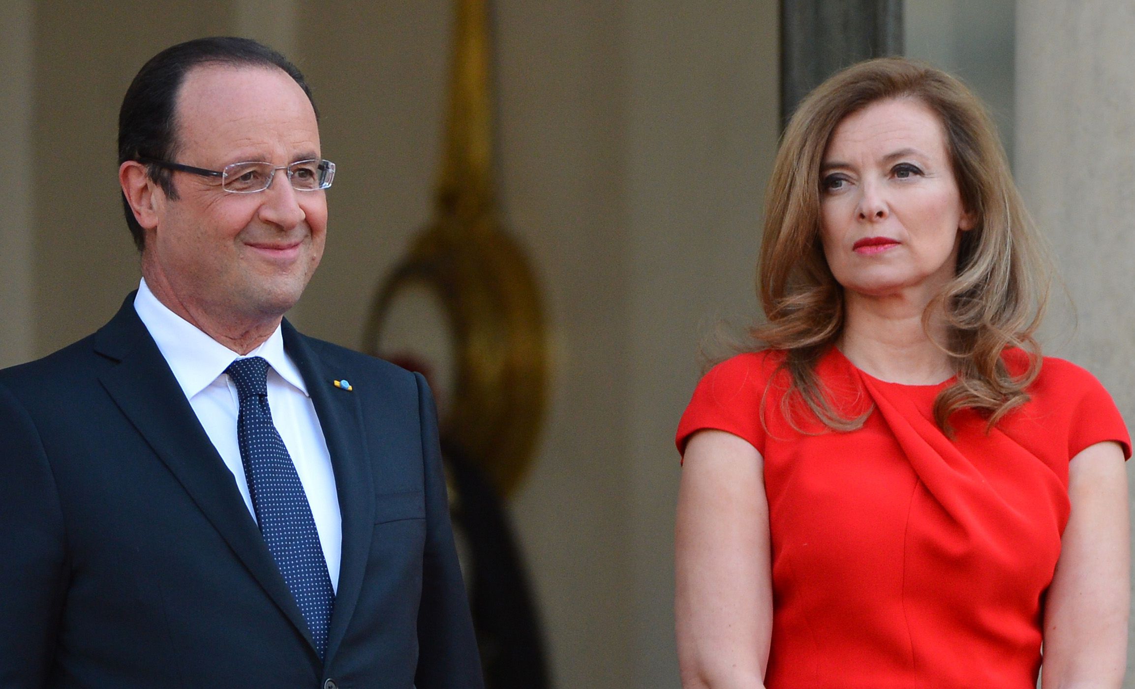 Valérie Trierweiler atomise François Hollande : “Un petit, gros, moche, chauve”