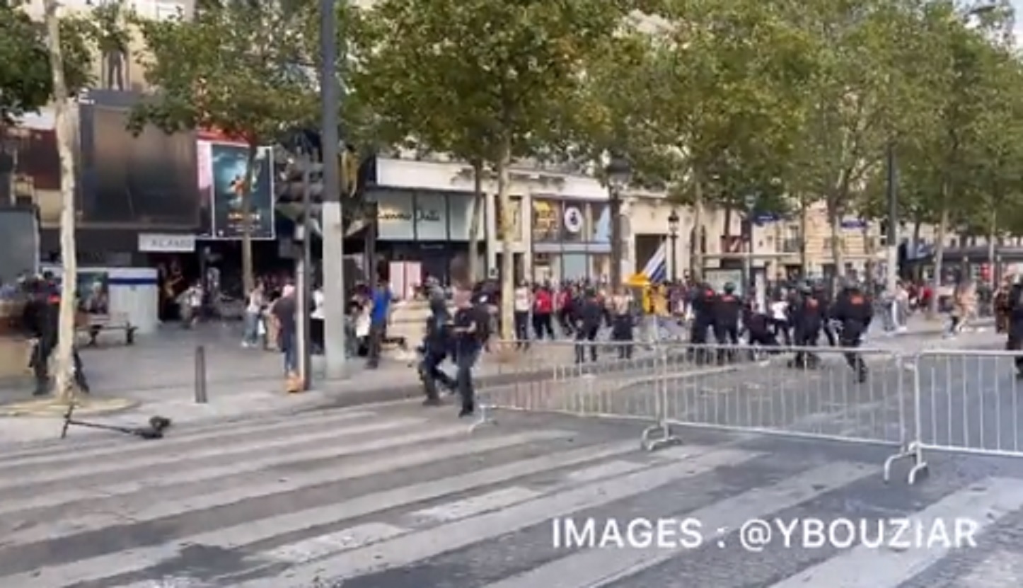 VIDEOS : Gros mouvements de panique sur les Champs-Elysées !