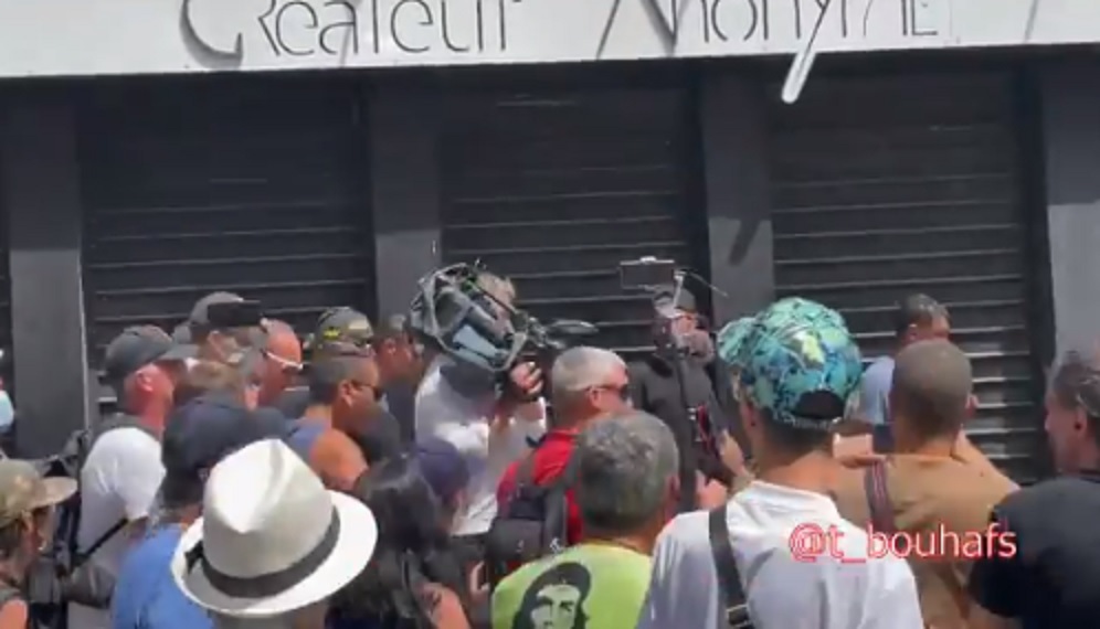 VIDEO : Des journalistes de France Télévisions agressés par des sauvages !