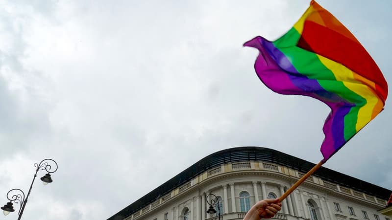 Corse: une enquête ouverte après une violente agression homophobe, soutiens de Moreno et Darmanin