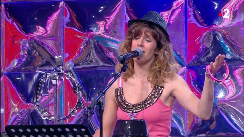 La choriste de “N’oubliez pas les paroles” menacée de mort !