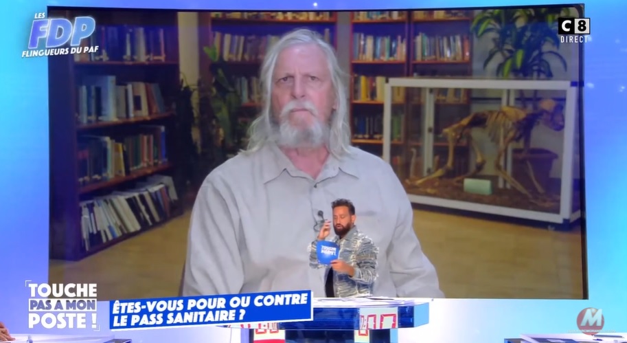 VIDEO : La scène surréaliste du Professeur Raoult dans TPMP !