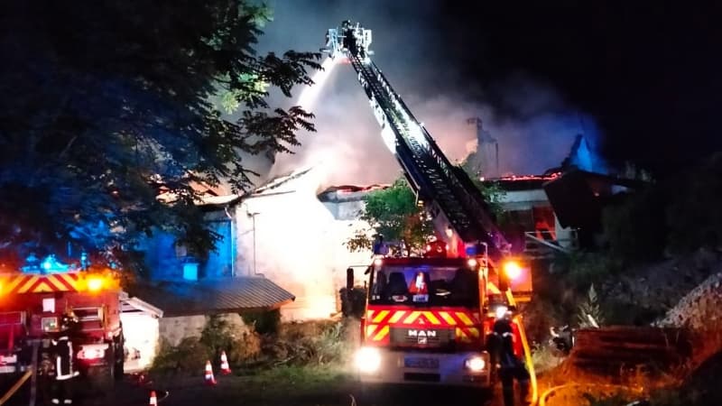 Hautes Alpes : un incendie détruit un corps de ferme et prive 40 foyers d’électricité