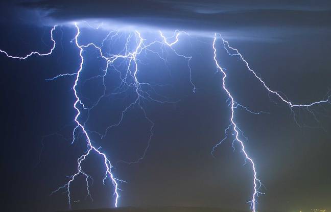 Haute-Savoie : La foudre s’abat sur sa maison, une nonagénaire sauvée du feu par son voisin