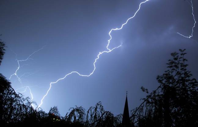 Bretagne : Un ouvrier de 62 ans électrisé par la foudre
