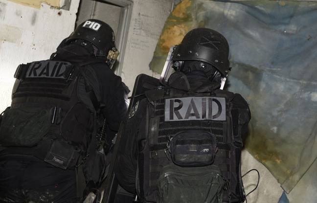 La Réunion : Un homme retranché chez lui avec ses quatre enfants interpellé par le Raid