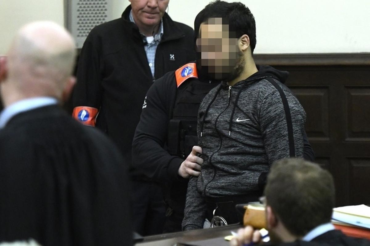 Salah Abdeslam s’est mis à hurler dans le box des accusés !
