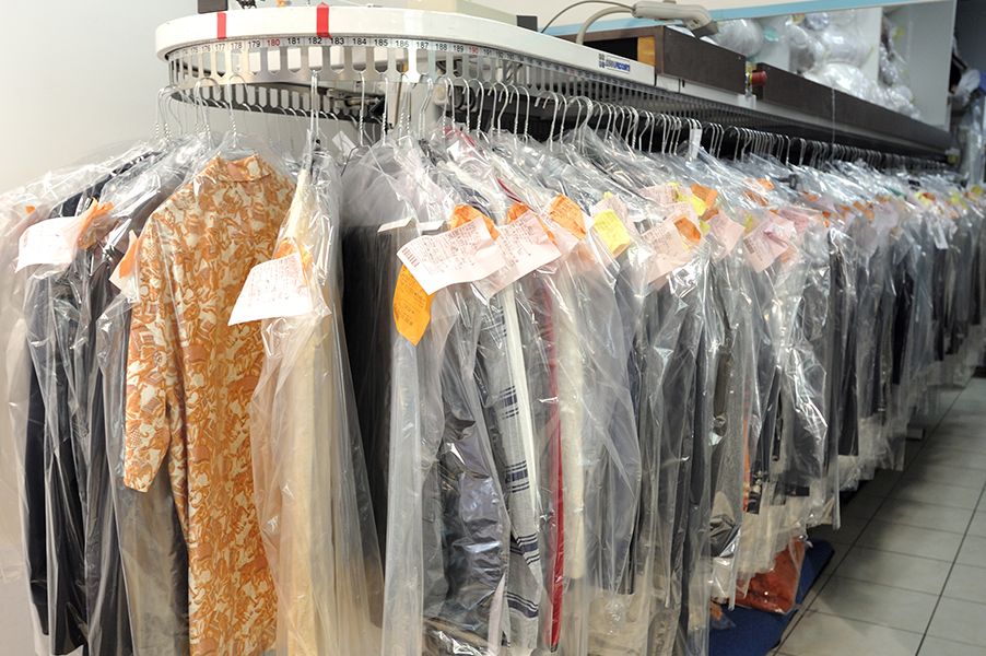 Un pressing retrouve 5 800 euros en liquide dans le linge d’un client : Le client refuse de récupérer l’argent