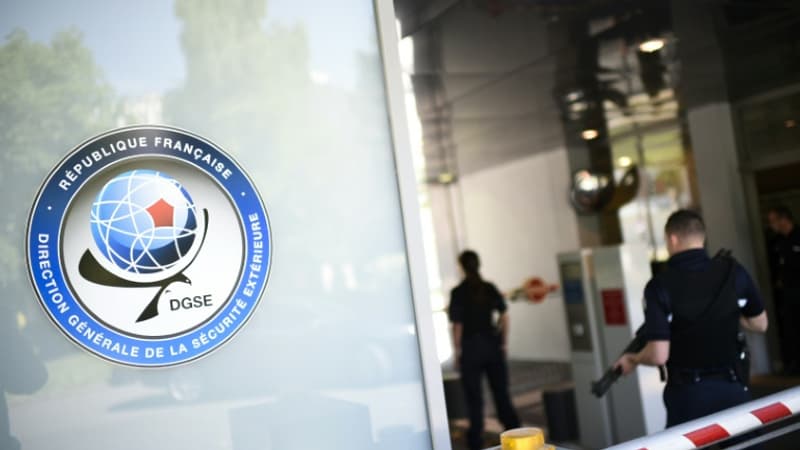 Une “taupe” des Russes au cabinet du ministère français de la Défense en 2017, selon un ex-chef de la DGSE