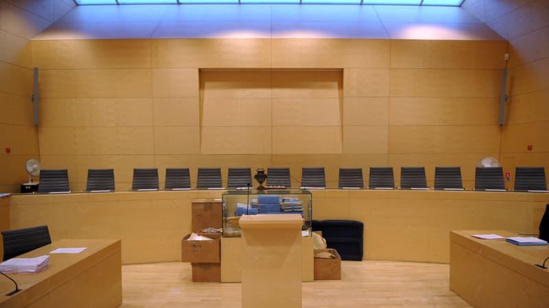 Il avait tenté de maquiller son crime: un homme jugé pour le meurtre de sa compagne