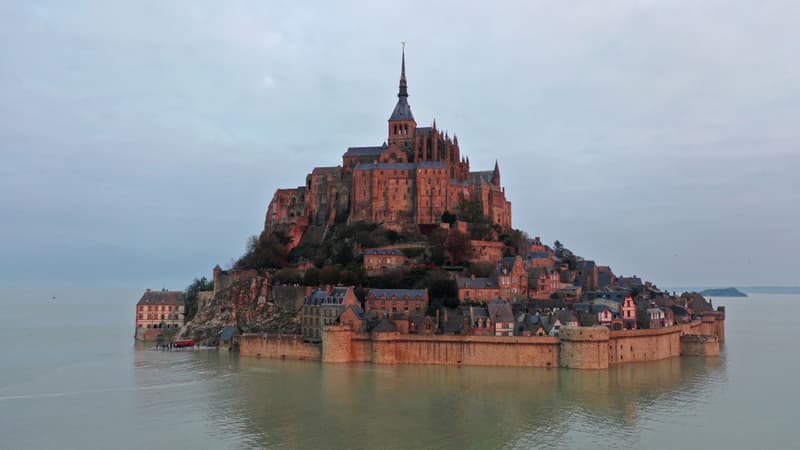 Deux jeunes condamnés à 800 euros d’amende pour avoir escaladé l’abbaye du Mont-Saint-Michel