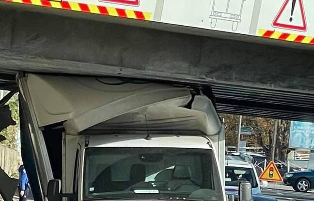 Mulhouse : Malgré une nouvelle signalétique, le pont trop bas surprend encore un camion