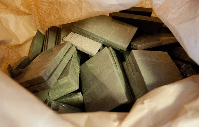 Lot : Ils abandonnent leur berline avec 490 kg de cannabis à bord