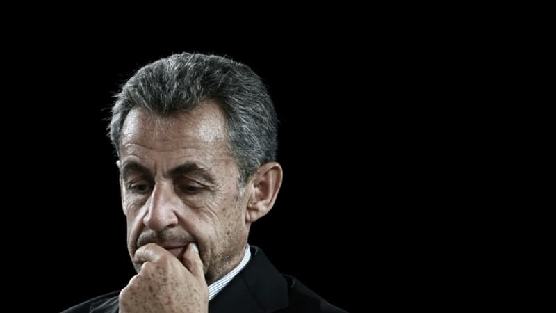 Procès des sondages de l’Elysée: Sarkozy oppose le silence aux questions du tribunal