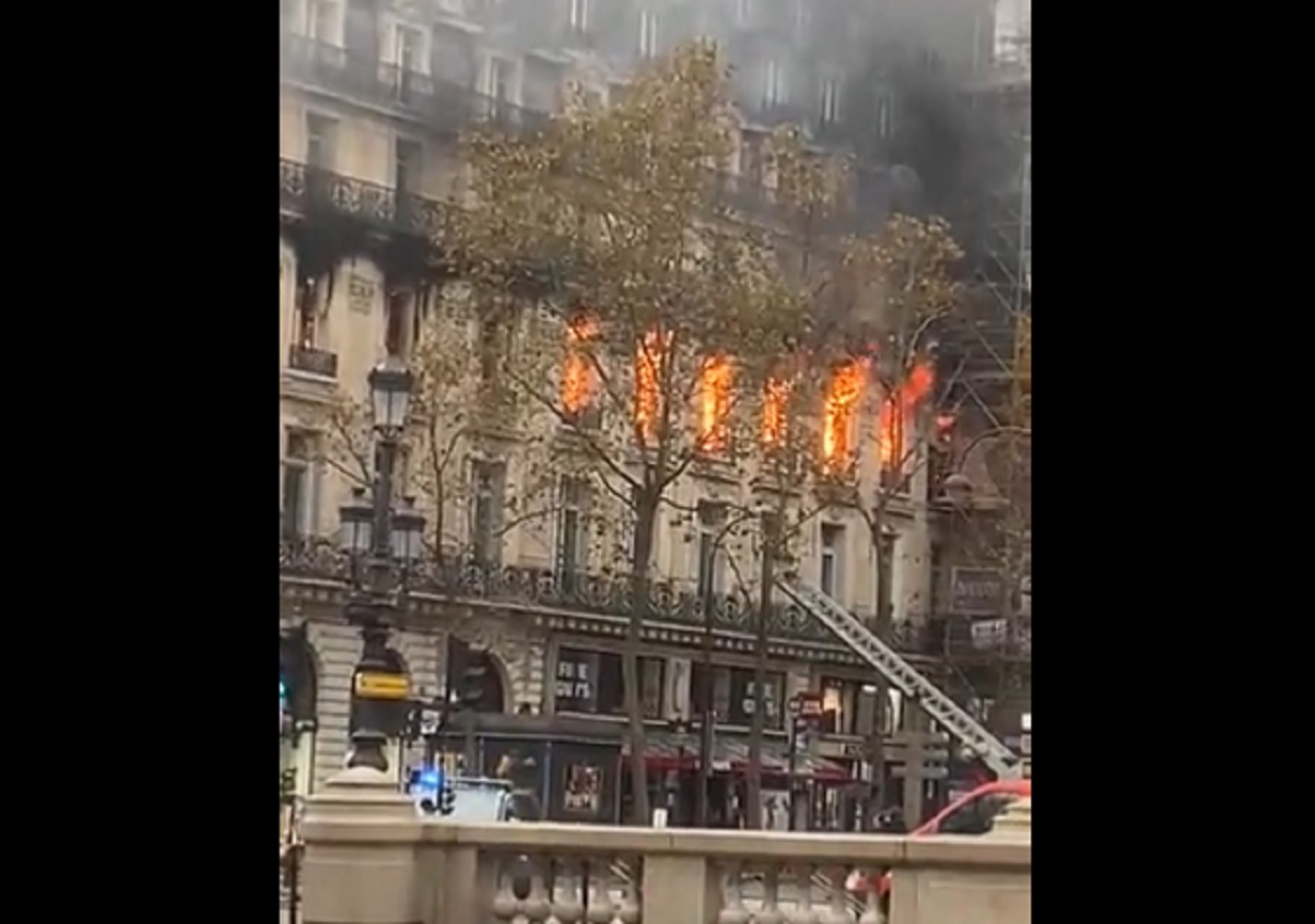 ALERTE – VIDEO : Gros incendie en cours sur la Place de l’Opéra, à Paris !