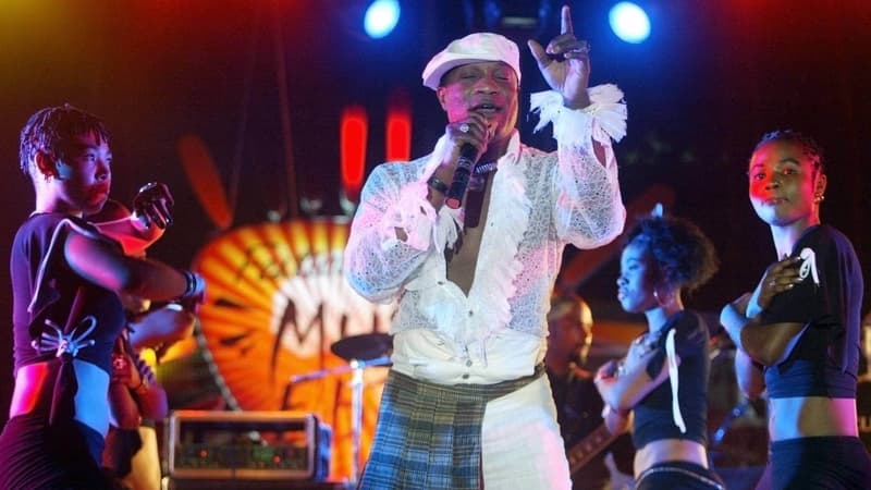 Le chanteur congolais Koffi Olomidé relaxé en appel pour agressions sexuelles, condamné pour séquestration
