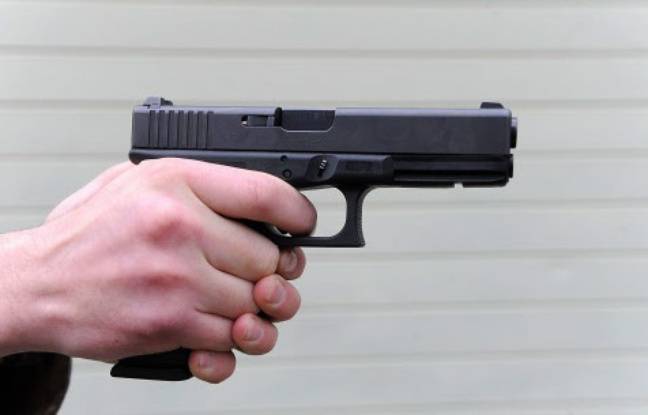 Villefranche-sur-Saône : Armé, il se fait conduire à un distributeur puis se fait déposer chez lui