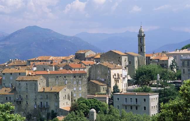 Des arrestations en Corse et en région parisienne pour une attaque aux cocktails Molotov sur la sous-préfecture de Sartène en 2020