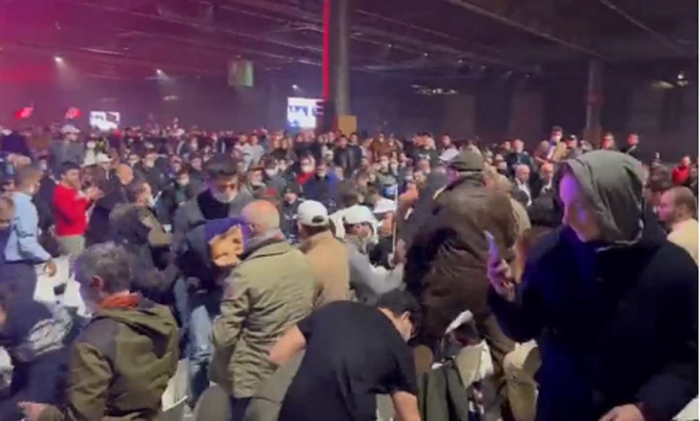URGENT – Incidents importants en cours au meeting de Zemmour à Villepinte !