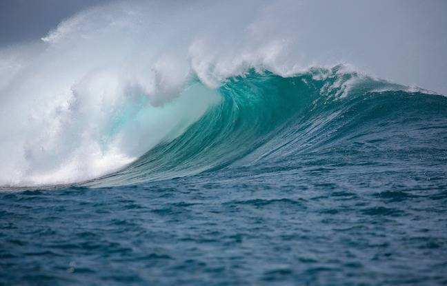 Indonésie : Au moins dix personnes tuées par de fortes vagues alors qu’elles méditaient sur la plage