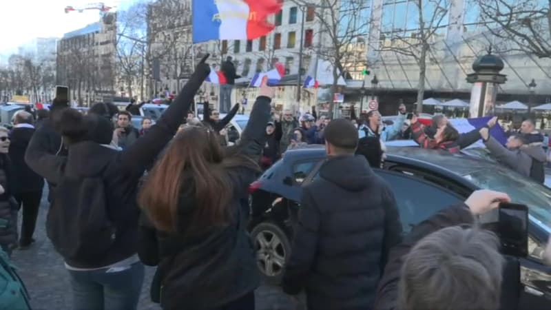 “Convois de la liberté”: les forces de l’ordre dispersent les manifestants sur les Champs-Elysées