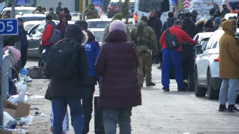 Jusqu’à 36h pour passer la frontière: l’interminable attente des réfugiés ukrainiens pour entrer en Pologne