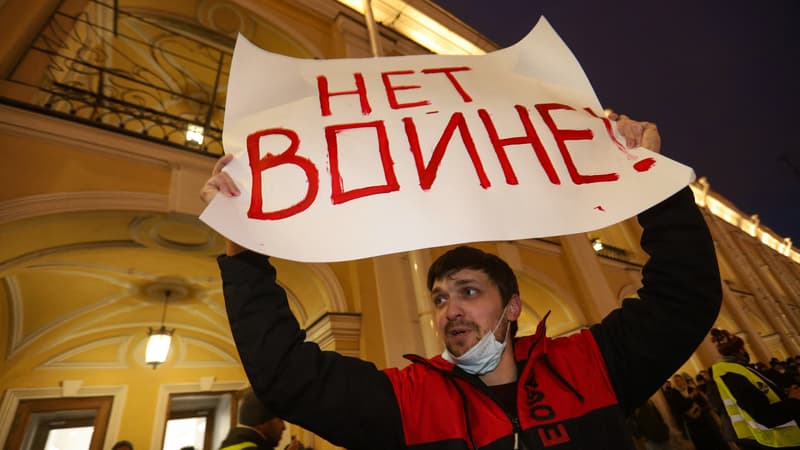 En Russie, comment les anti-guerre se font entendre malgré l’interdiction des manifestations