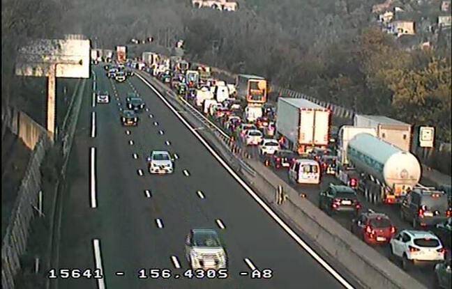 Alpes-Maritimes : Un homme se suicide en se jetant sous un camion sur l’autoroute A8 ce lundi matin