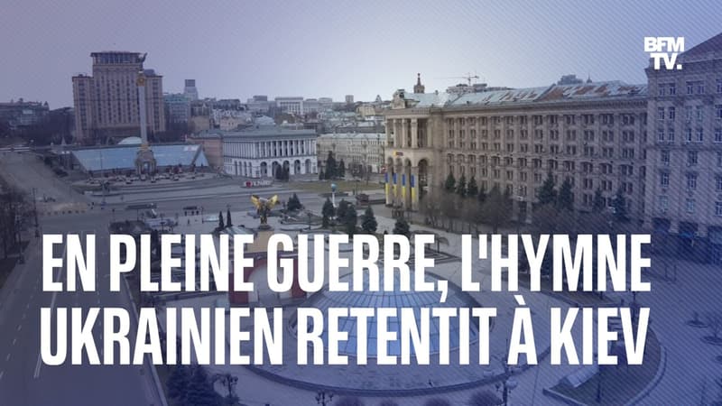 À Kiev, l’hymne ukrainien résonne sur la place de l’Indépendance alors que l’armée russe approche