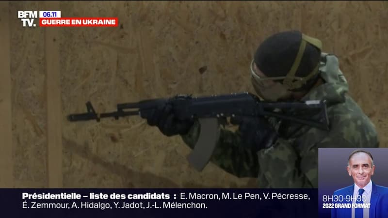 À Lviv en Ukraine, ville encore épargnée par la guerre, des civils s’entraînent en cas d’attaque russe