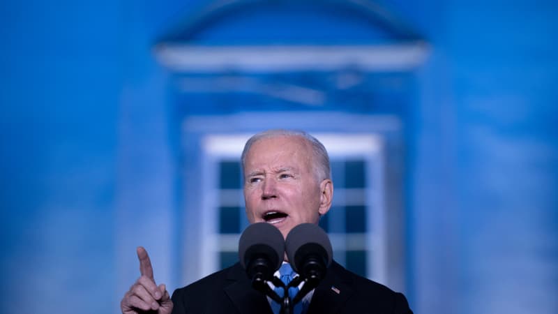 Biden affirme que Poutine “ne peut pas” rester au pouvoir, avant que la Maison Blanche nuance ses propos