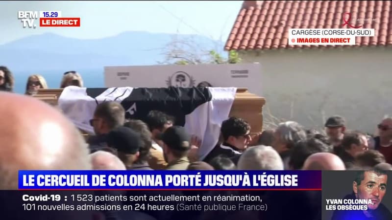 Dans le silence, de nombreux Corses accompagnent le cercueil d’Yvan Colonna jusqu’à l’église