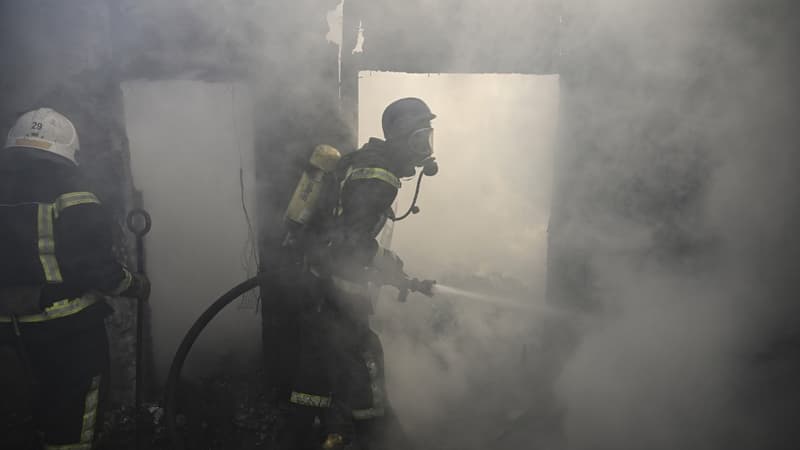 Zelensky interpelle la France, les Russes englués: la situation au 28ème jour de la guerre en Ukraine