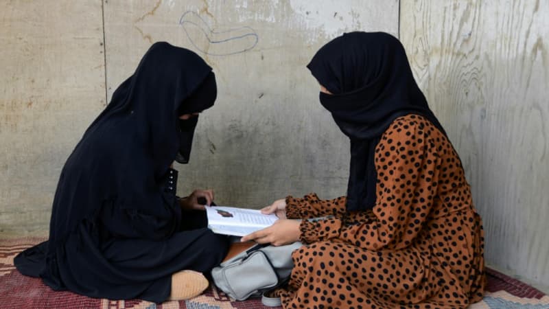 Filles privées d’école en Afghanistan: la France condamne une décision “consternante”