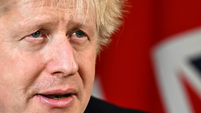 Guerre en Ukraine: Boris Johnson craint que Moscou n’emploie des armes chimiques