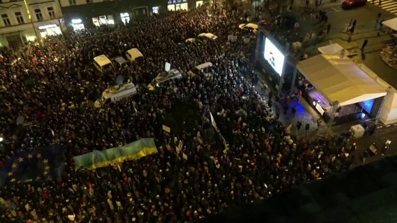Les images de la gigantesque manifestation de soutien à l’Ukraine à Prague