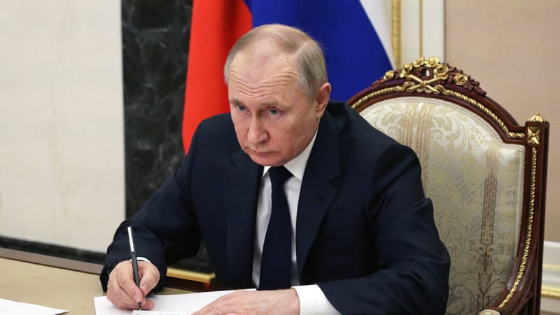 Guerre en Ukraine: Poutine signe une loi réprimant les “mensonges” sur l’action de Moscou à l’étranger