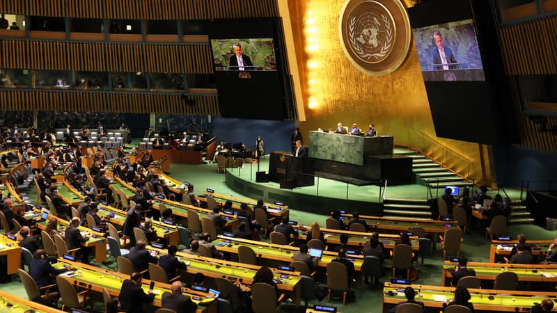 L’Assemblée générale de l’ONU “exige” massivement de la Russie l’arrêt de la guerre en Ukraine