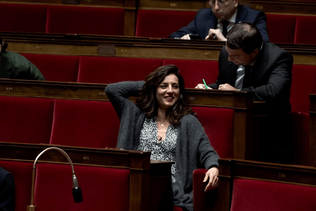 Coralie Dubost, députée de la majorité, aurait dépensé des milliers d’euros publics en lingerie