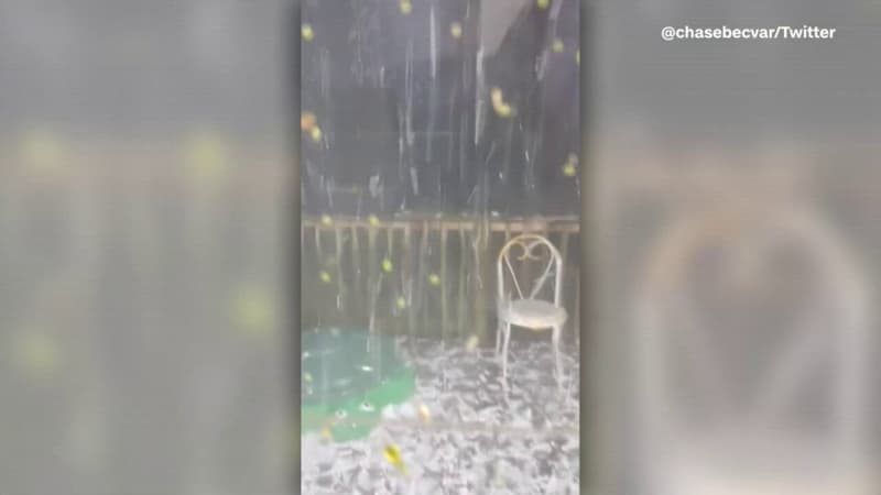 Dans l’Arkansas, un habitant filme de gros grêlons s’abattre sur sa terrasse
