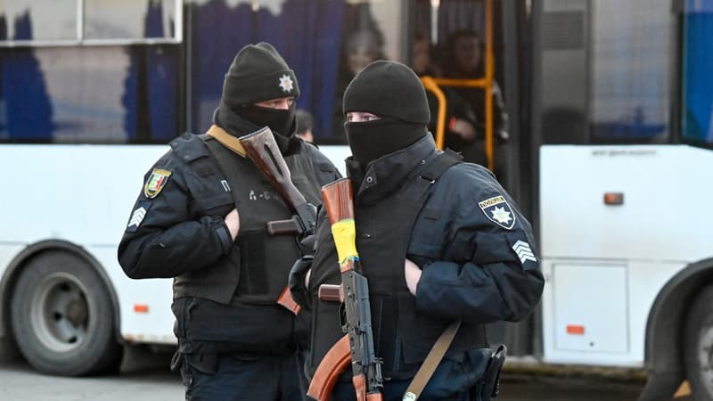 EN DIRECT – 2200 Ukrainiens en âge de combattre arrêtés alors qu’ils tentaient de fuir le pays