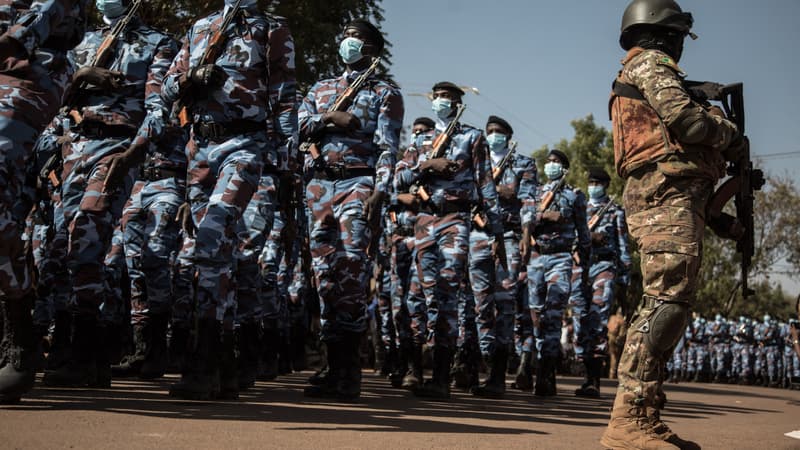 Mali: des soldats maliens et présumés russes ont exécuté 300 civils en mars, d’après l’ONG Human Rights Watch