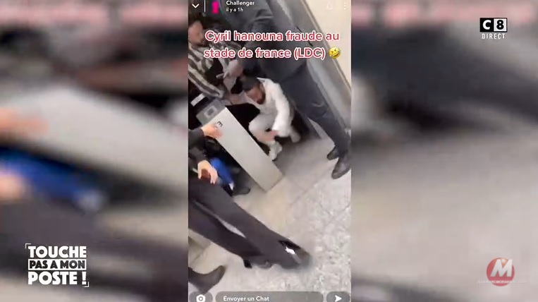 VIDEO : Cyril Hanouna passe sous une des barrières de contrôle au Stade de France !